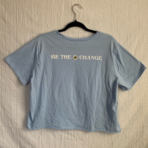 SOCIAL SCENE Blue Floral “Be The Change” Spring Crop Top Womens size XL - Picture 4 of 4